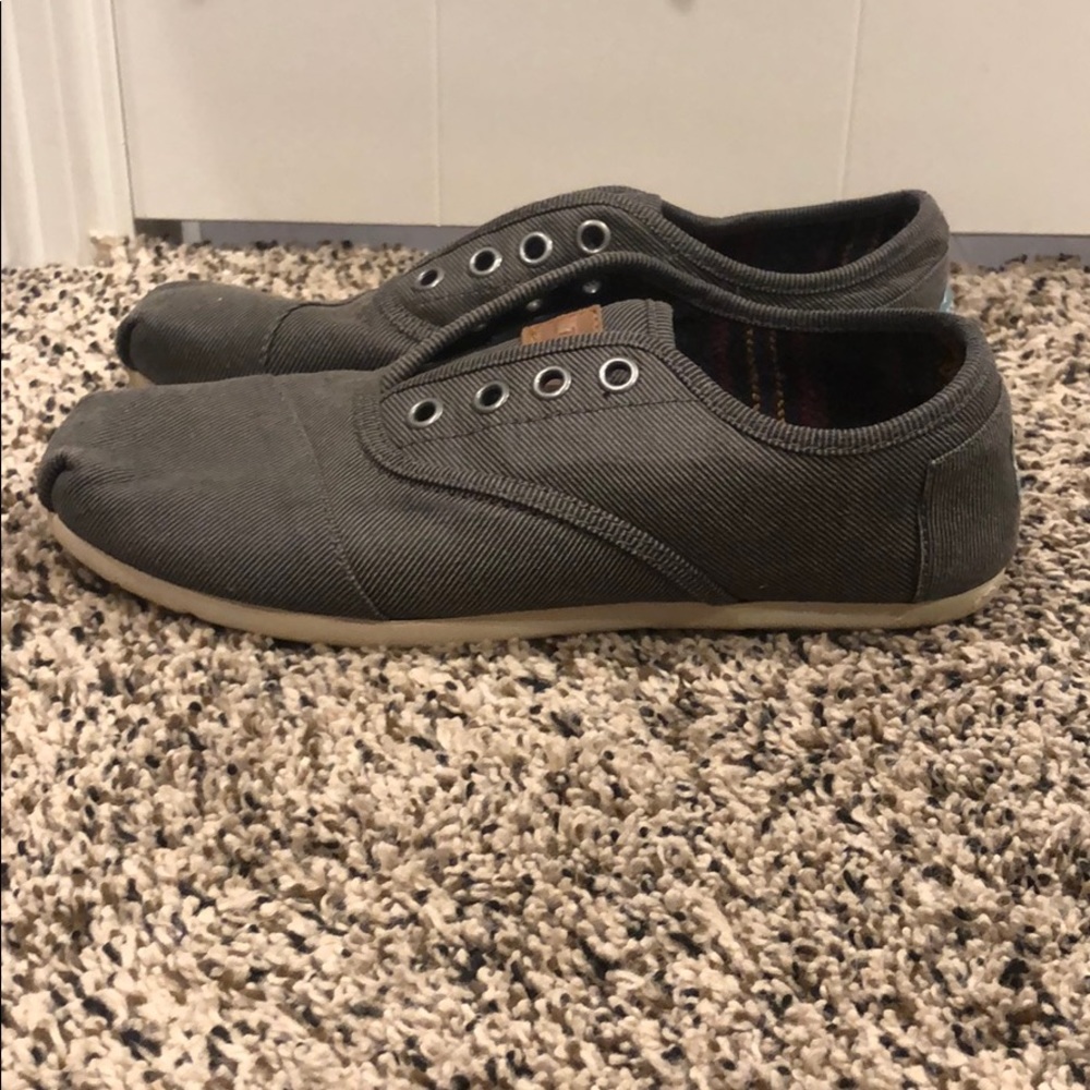 Toms